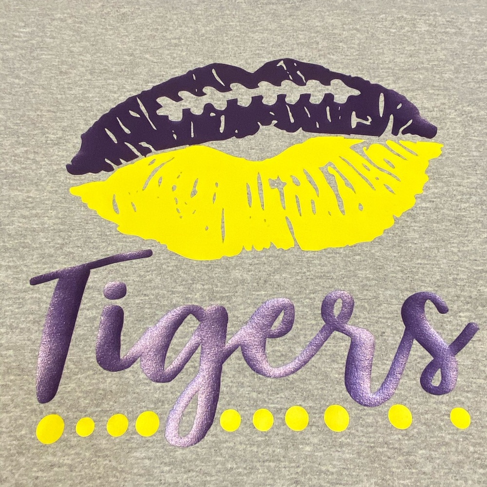 LSU Tigers lips T-shirt